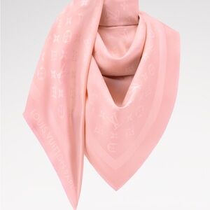 Louis Vuitton Monogram Classic Shawl in Rose Poudre, NIB